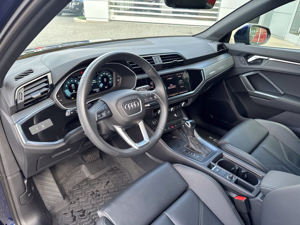 Used 2025 Audi Q3 2.0T Premium w/ Convenience Package AWD/4WD image 18