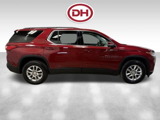 Used 2020 Chevrolet Traverse LT image 2