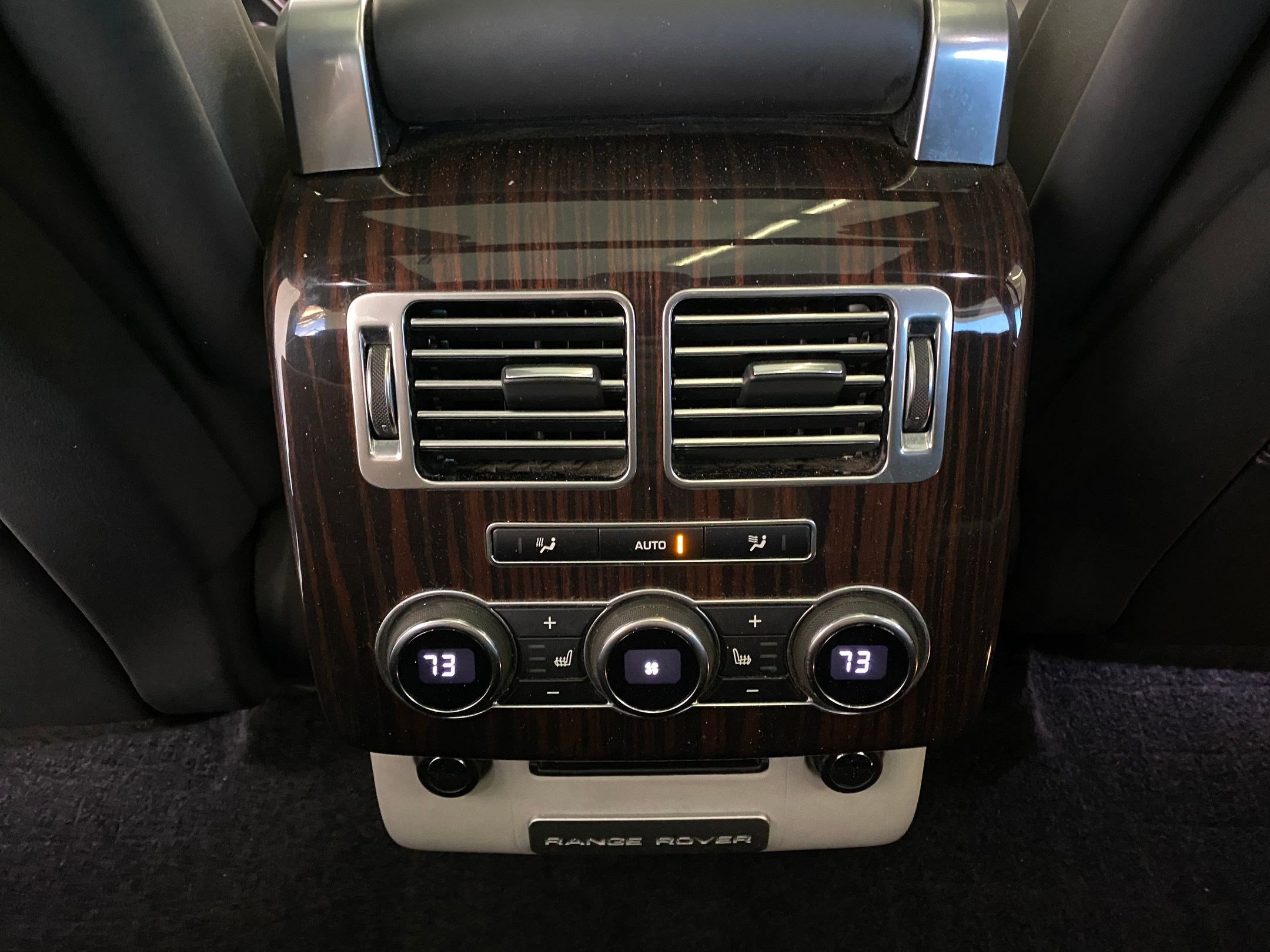 Used 2014 Land Rover Range Rover HSE image 30