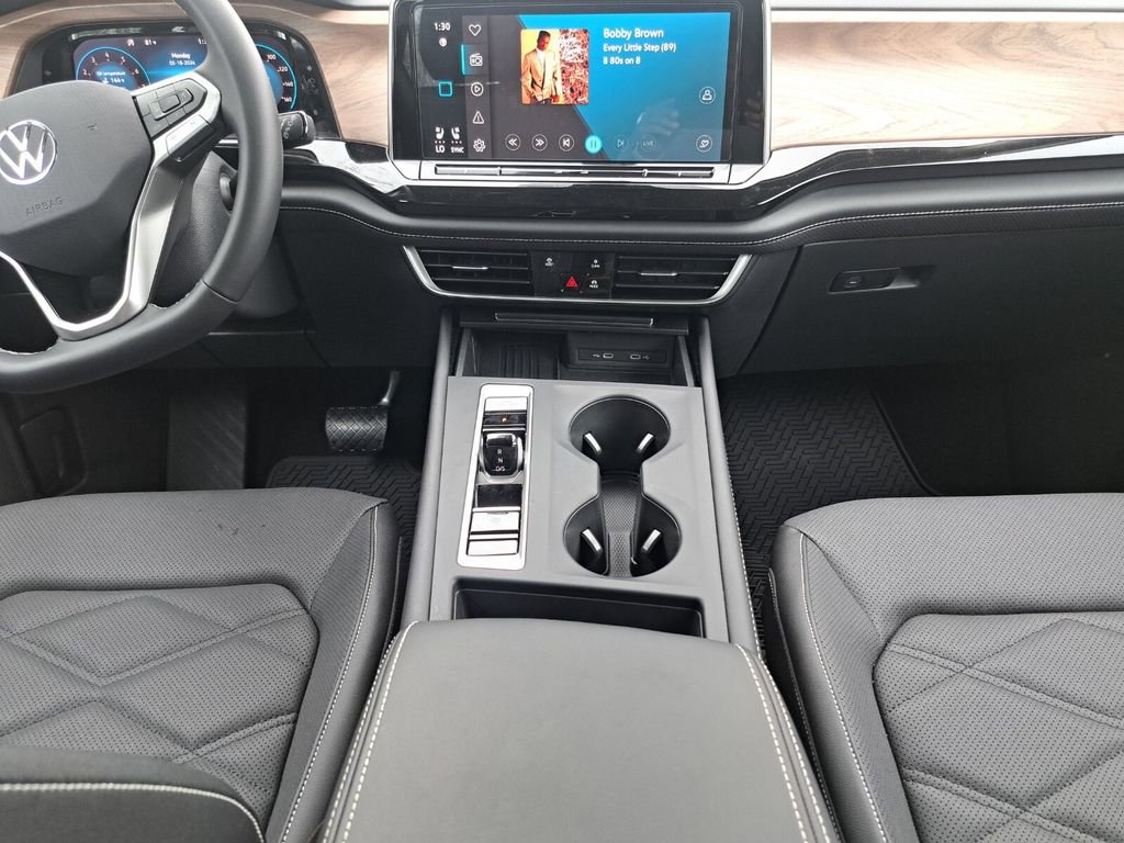 Used 2026 Volkswagen Atlas SE FWD image 25