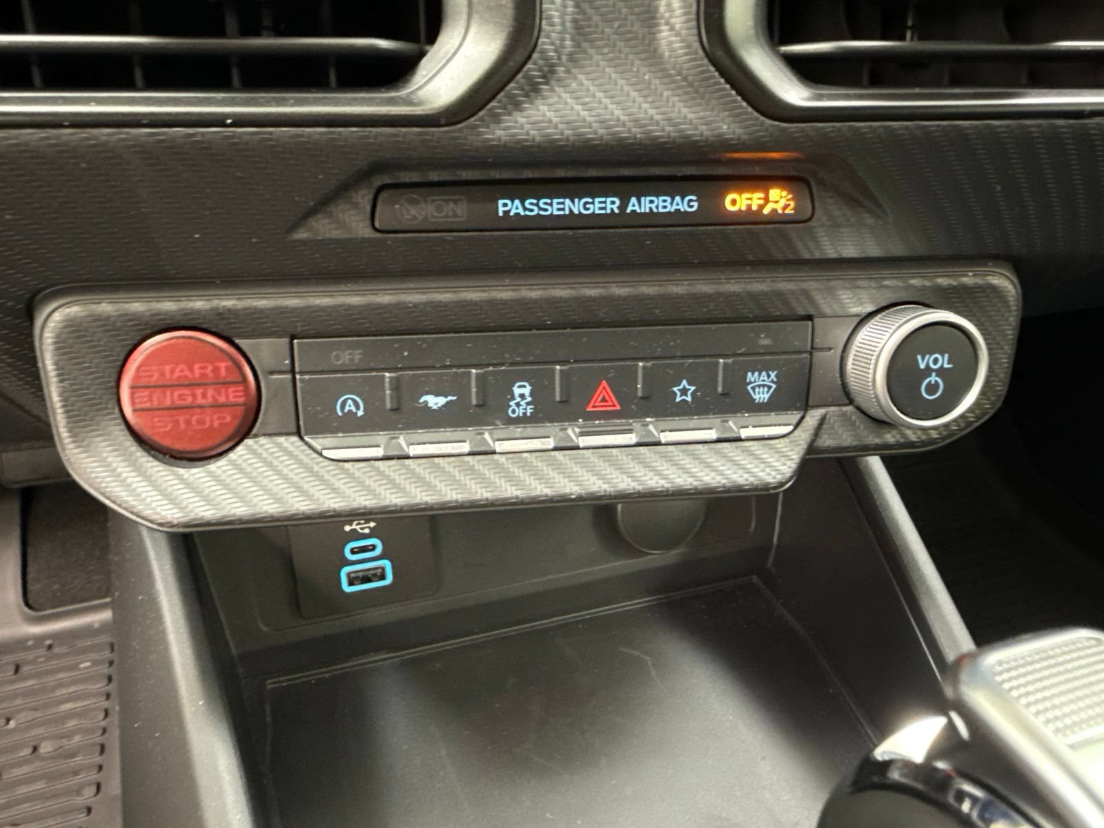 Used 2025 Ford Mustang Coupe RWD image 18