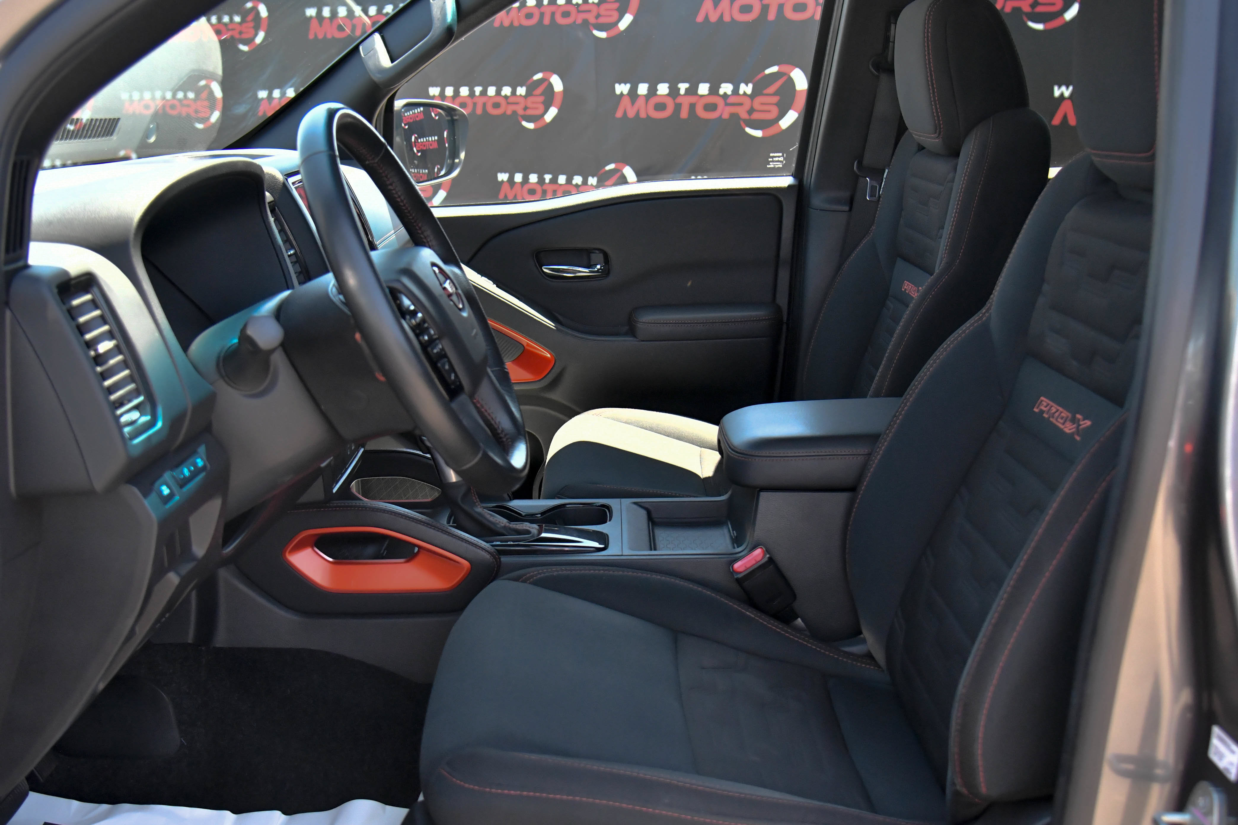 Used 2022 Nissan Frontier Pro-X RWD image 17