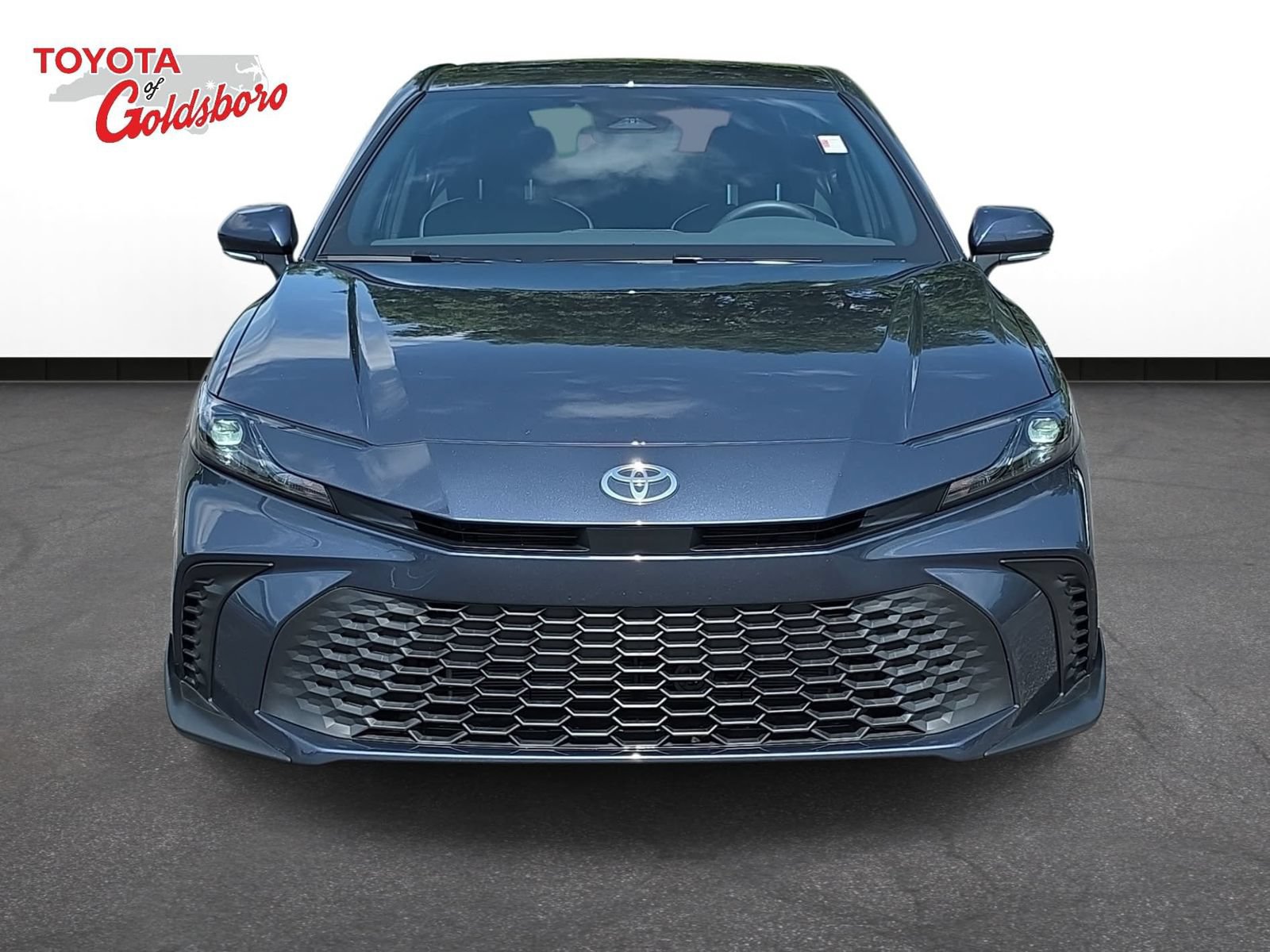 Used 2026 Toyota Camry SE w/ Convenience Package FWD image 2