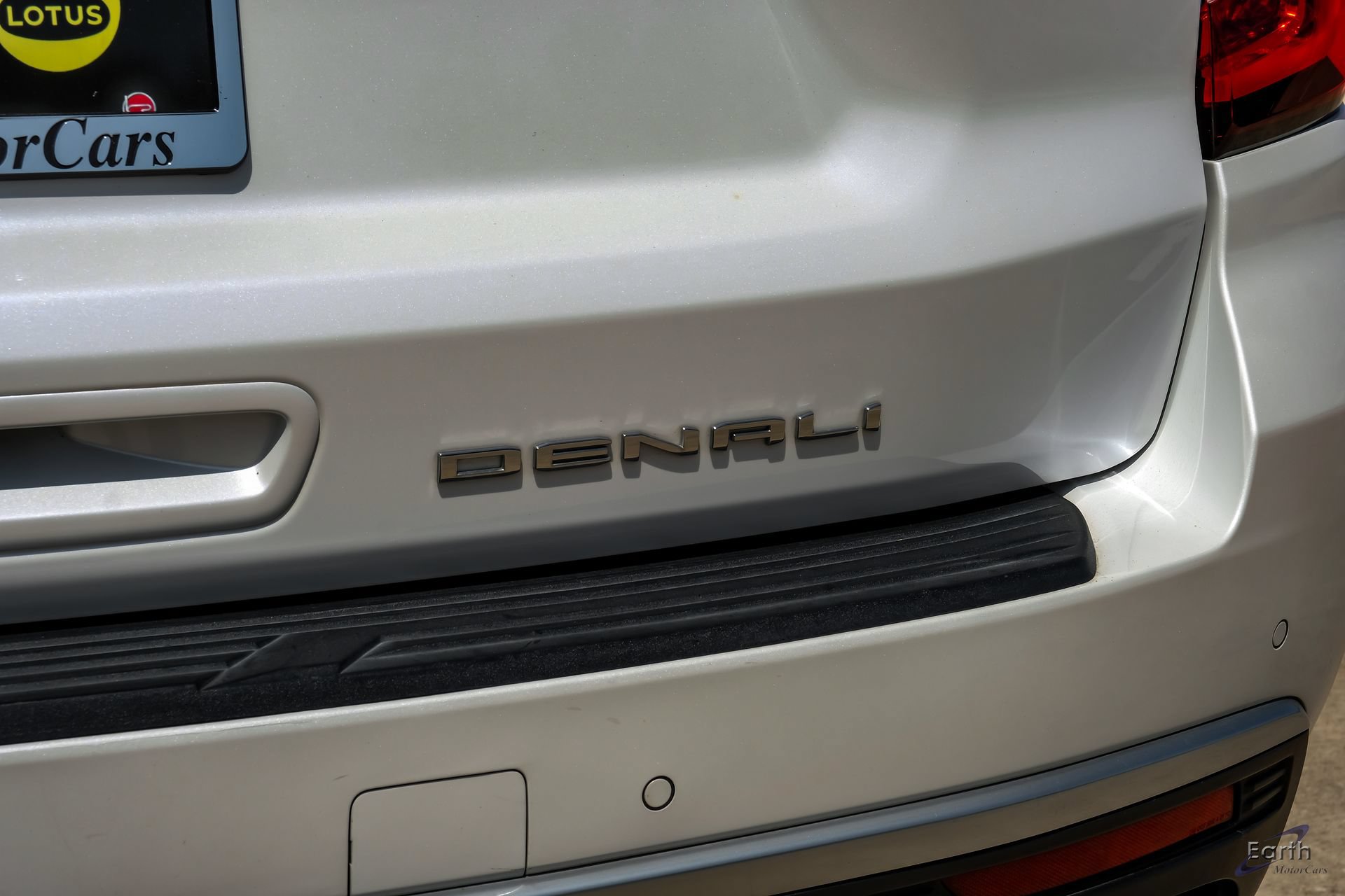 Used 2024 GMC Yukon XL Denali AWD/4WD image 15
