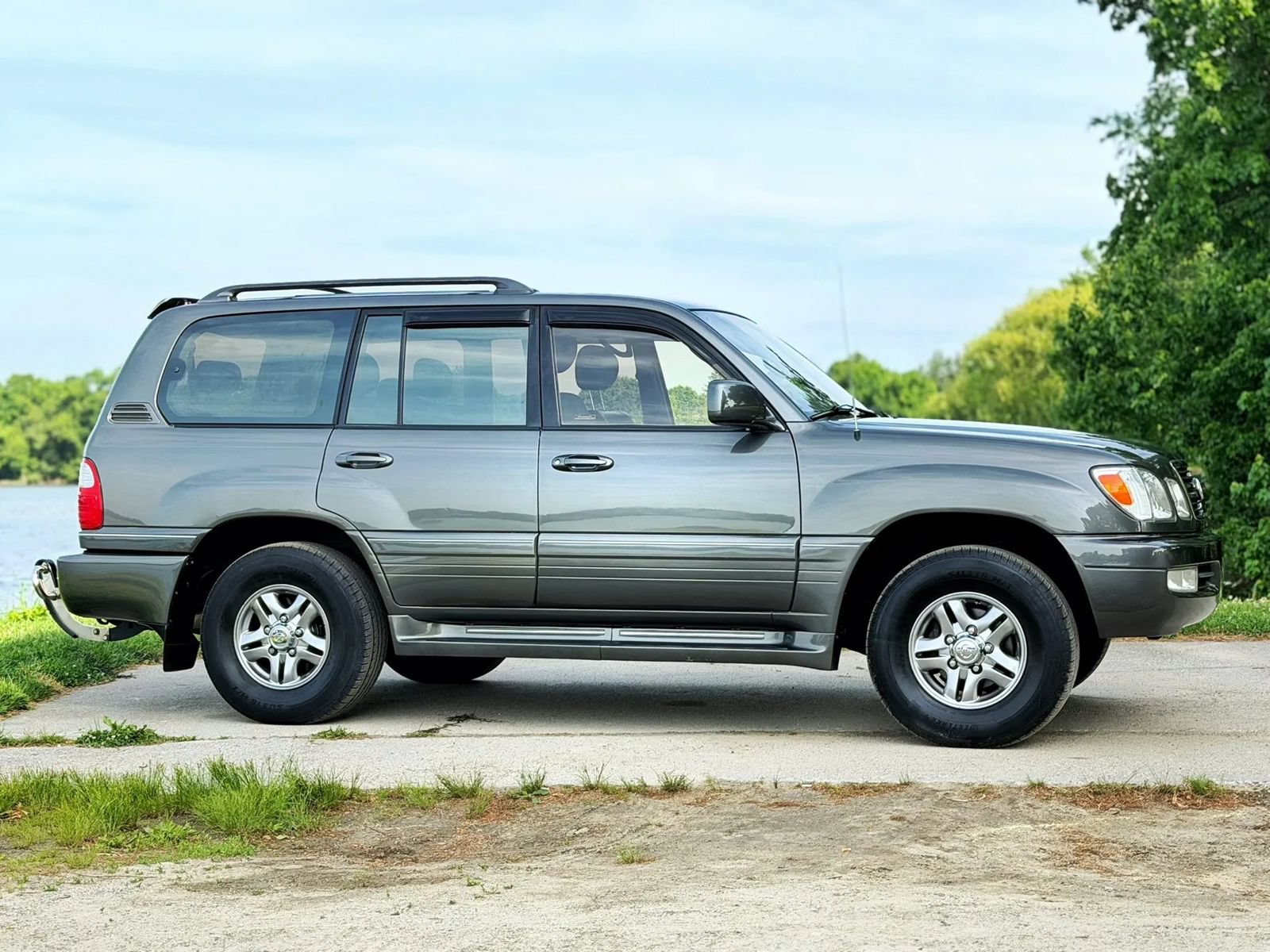 Used 2001 Lexus LX 470 4WD image 3