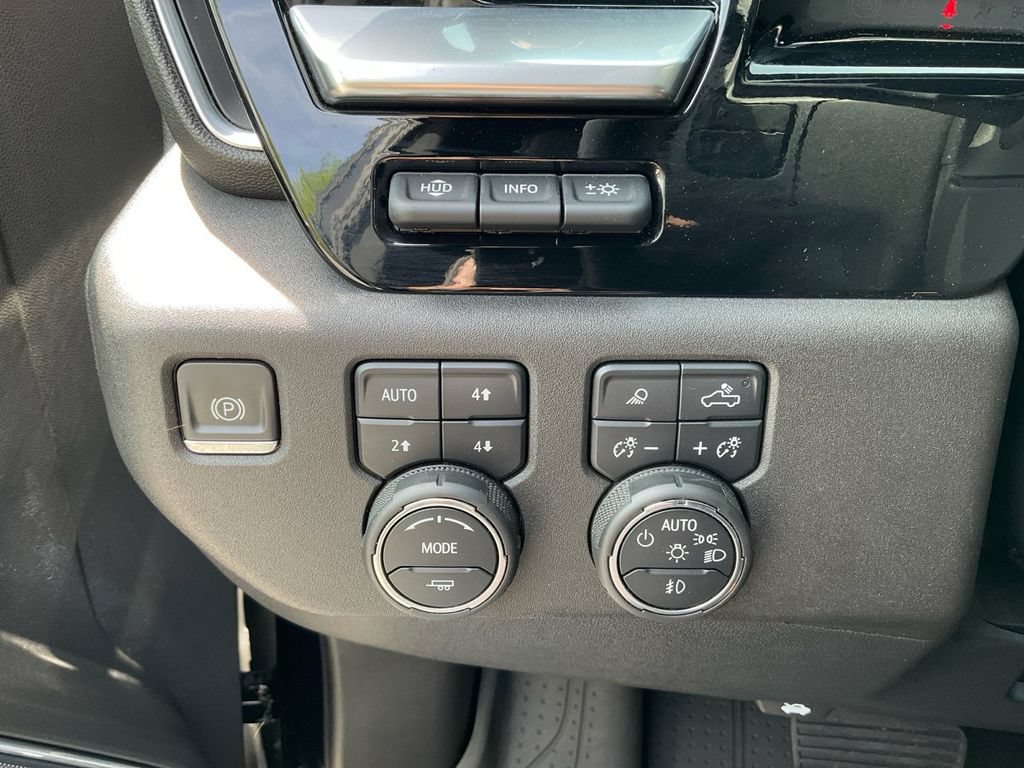 Used 2024 Chevrolet Silverado 2500 High Country w/ High Country Premium Package AWD/4WD image 11