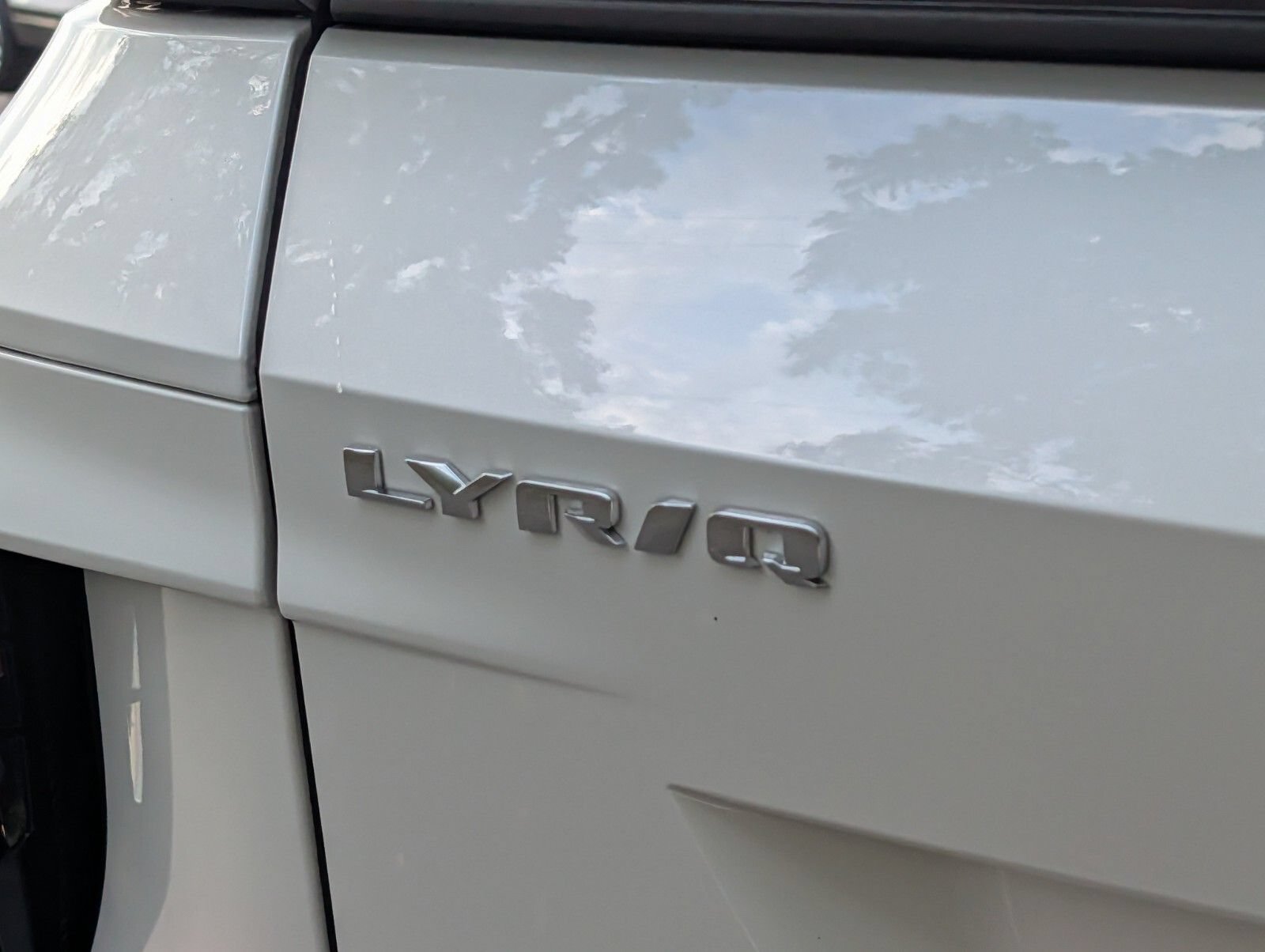 Used 2024 Cadillac Lyriq Luxury AWD/4WD image 20
