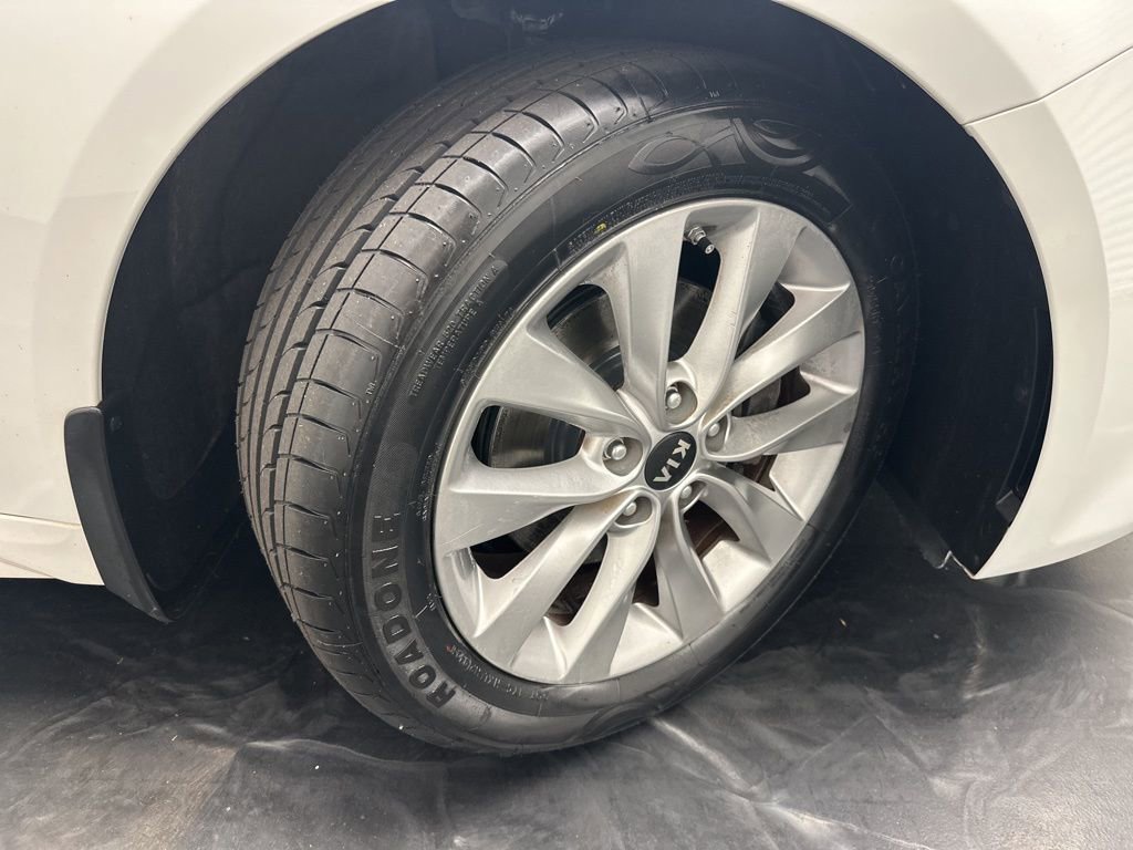 Used 2017 Kia Optima EX image 31