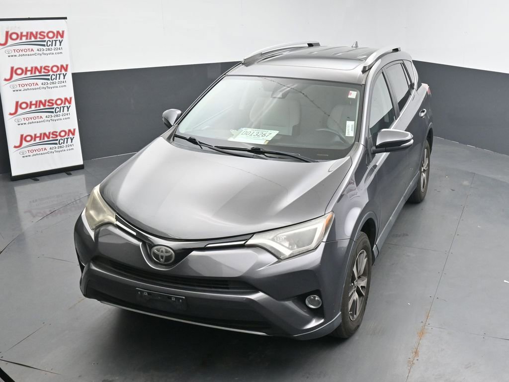 Used 2017 Toyota RAV4 XLE AWD/4WD image 12