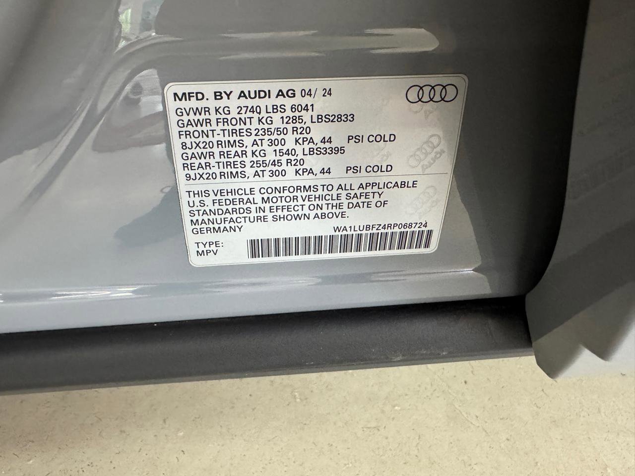 Used 2024 Audi Q4 e-tron Premium Plus w/ Premium Plus AWD/4WD image 32