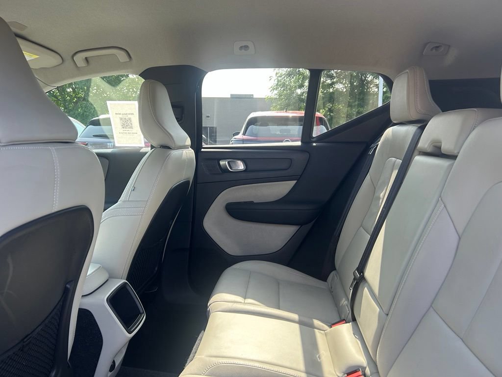 Used 2019 Volvo XC40 T5 Momentum AWD/4WD image 16