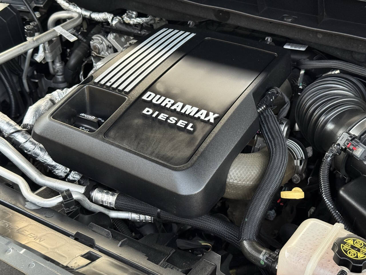 Used 2021 Chevrolet Silverado 1500 LT AWD/4WD image 11