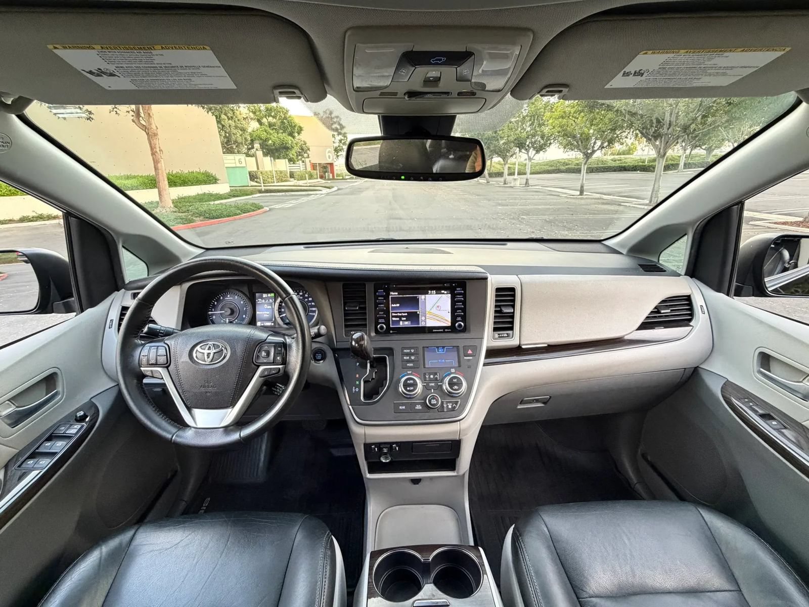 Used 2020 Toyota Sienna XLE w/ XLE Navigation Package FWD image 17