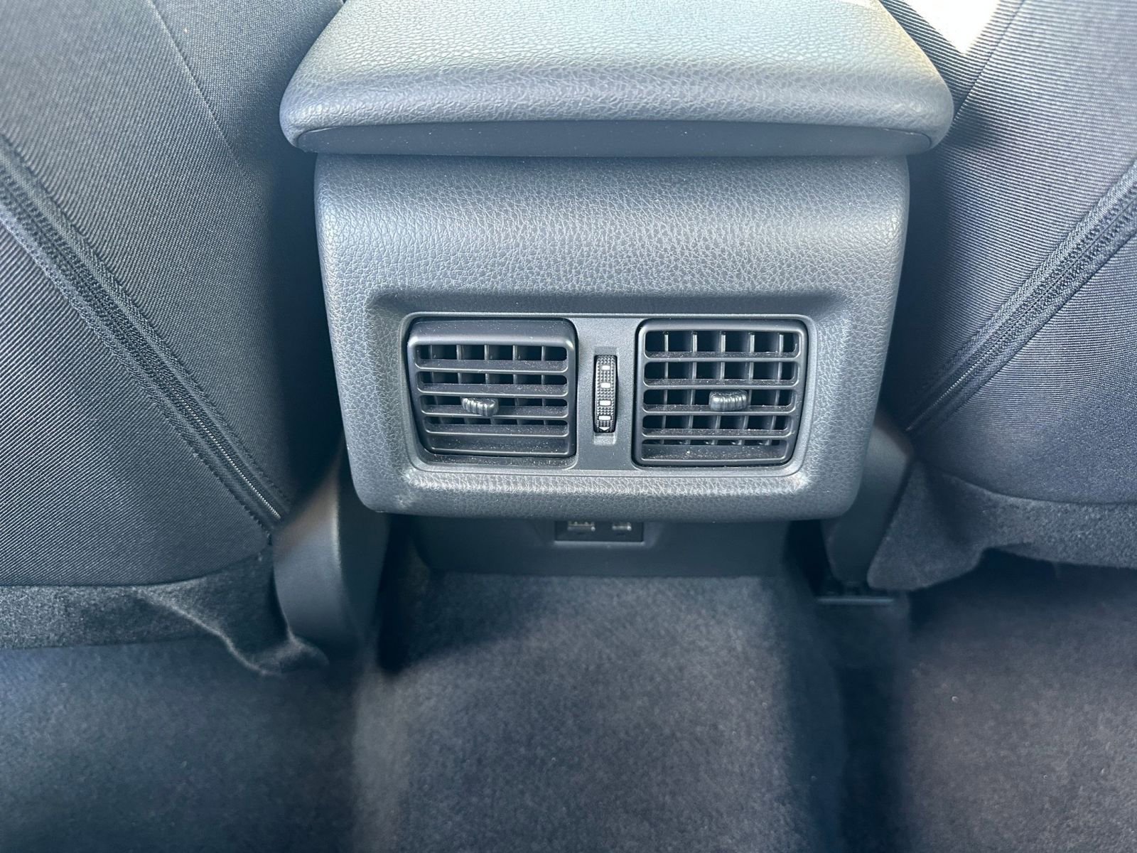 Used 2025 Toyota Camry LE image 23