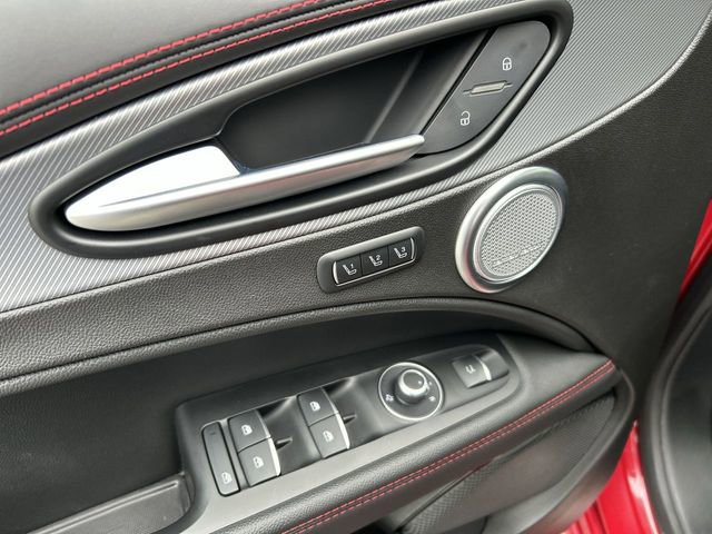 Used 2025 Alfa Romeo Stelvio Tributo Italiano w/ Active Assist Plus Package AWD/4WD image 16