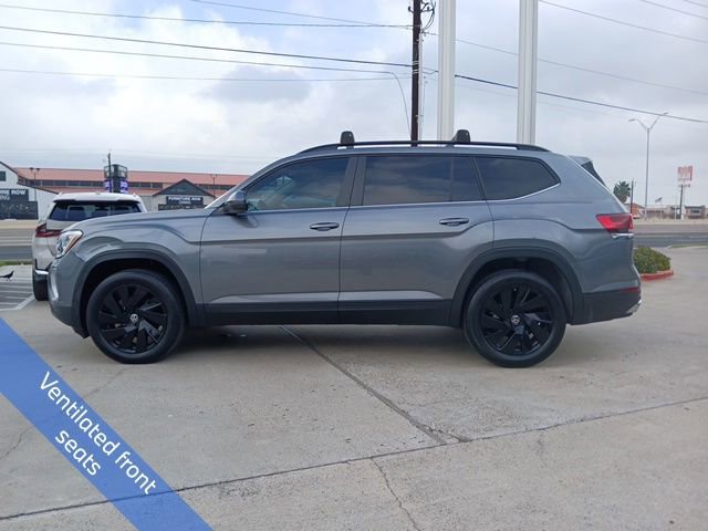 Used 2024 Volkswagen Atlas SE w/ Black Wheel Package image 6