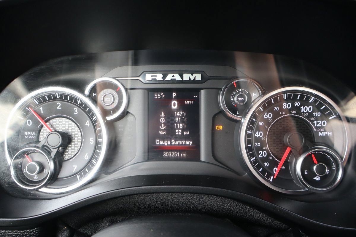 Used 2019 RAM 1500 Big Horn AWD/4WD image 32