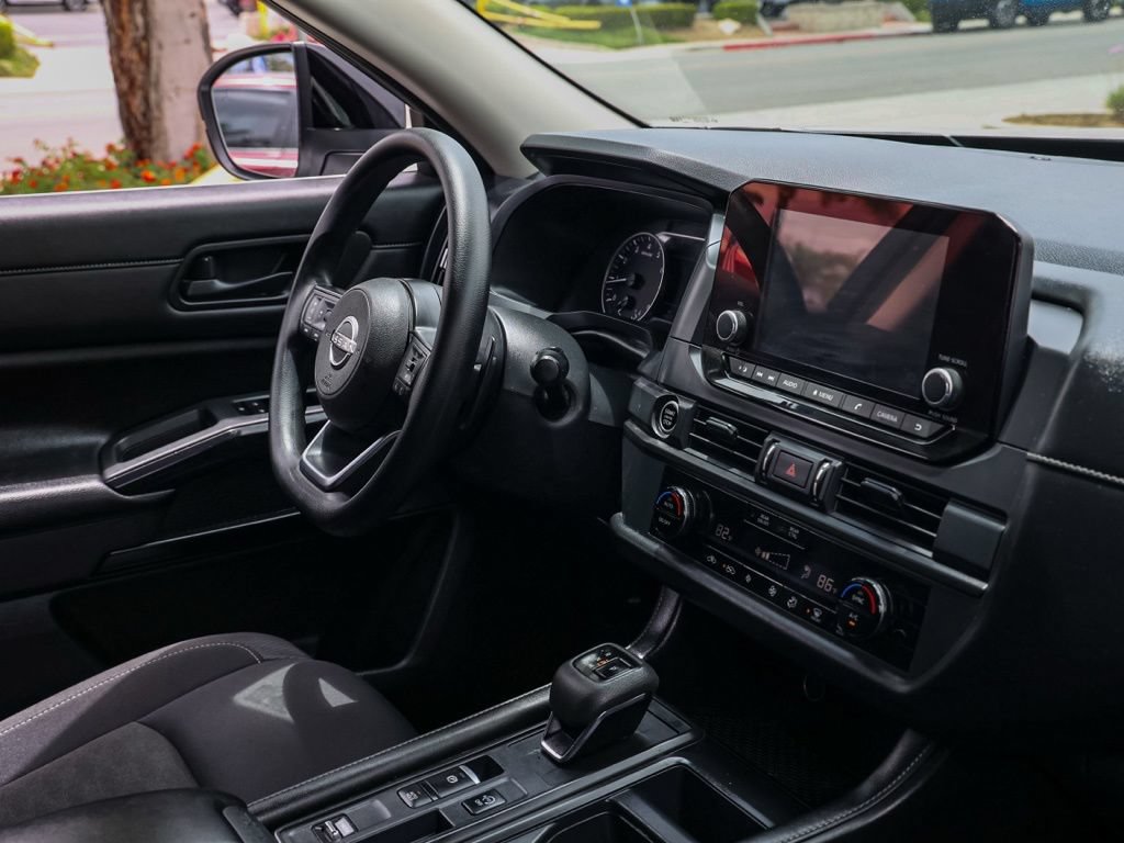 Used 2024 Nissan Pathfinder S FWD image 20