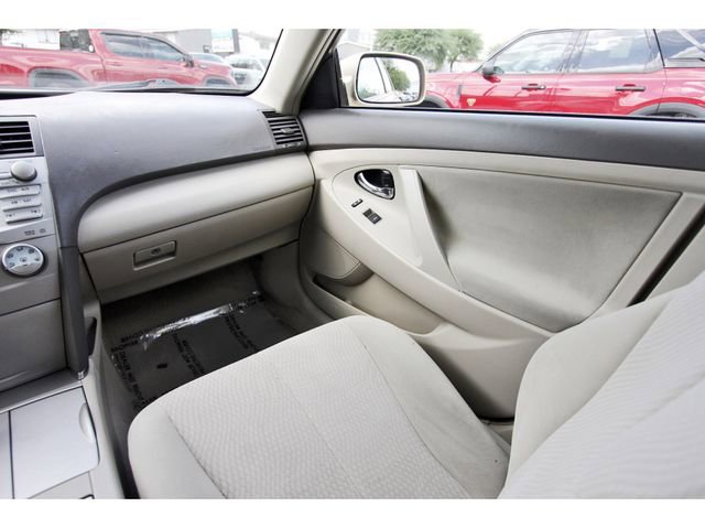 Used 2010 Toyota Camry image 9
