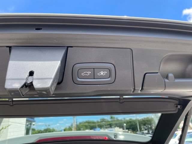 Used 2024 Volvo XC60 B5 Plus AWD/4WD image 51