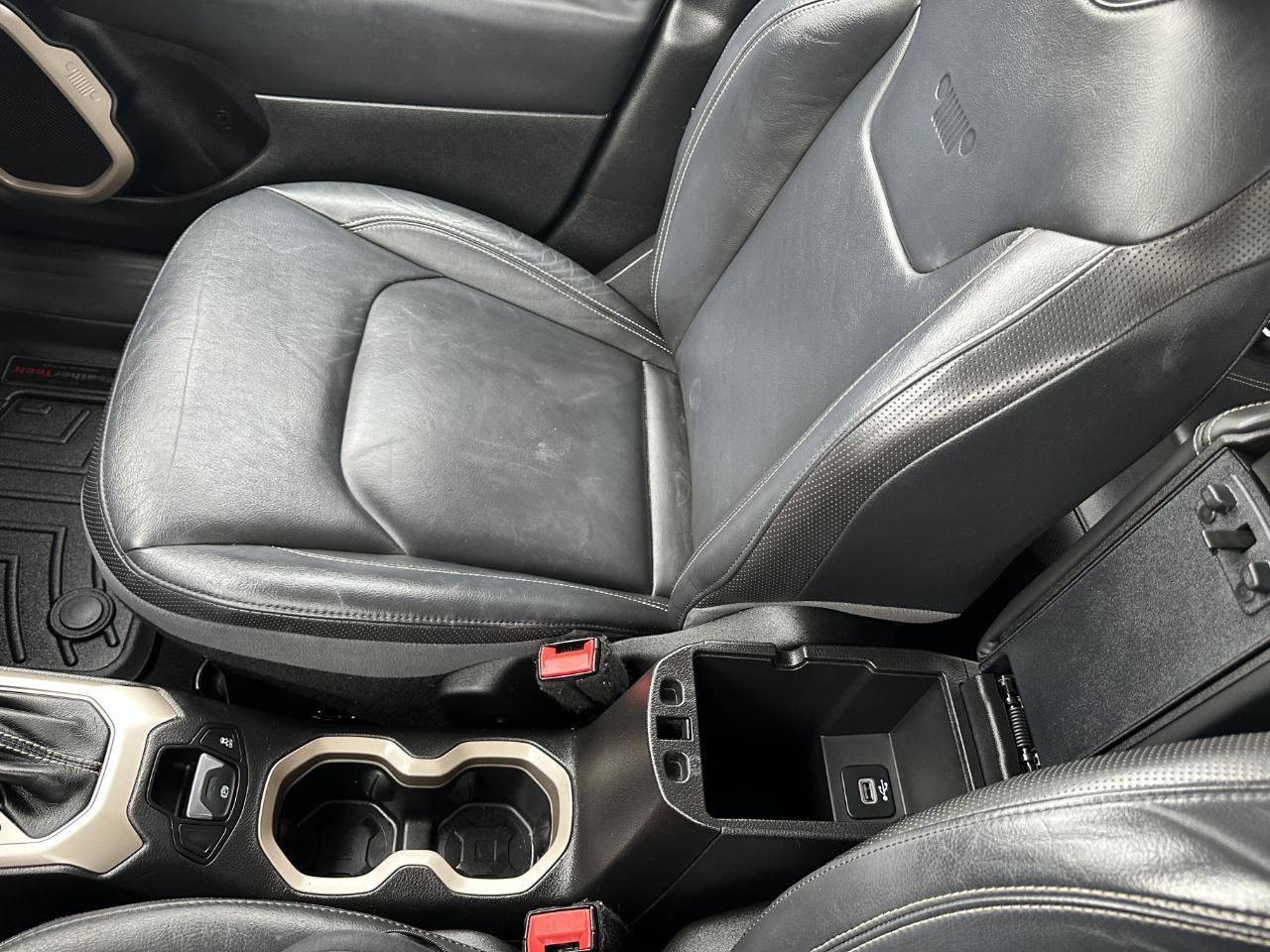 Used 2015 Jeep Renegade Limited AWD/4WD image 57