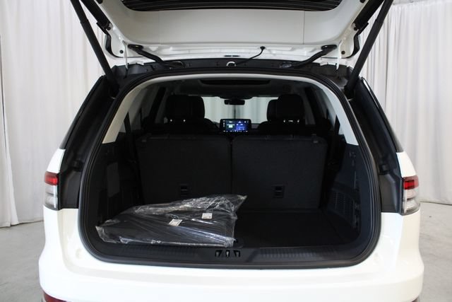 New 2026 Lincoln Aviator AWD image 32