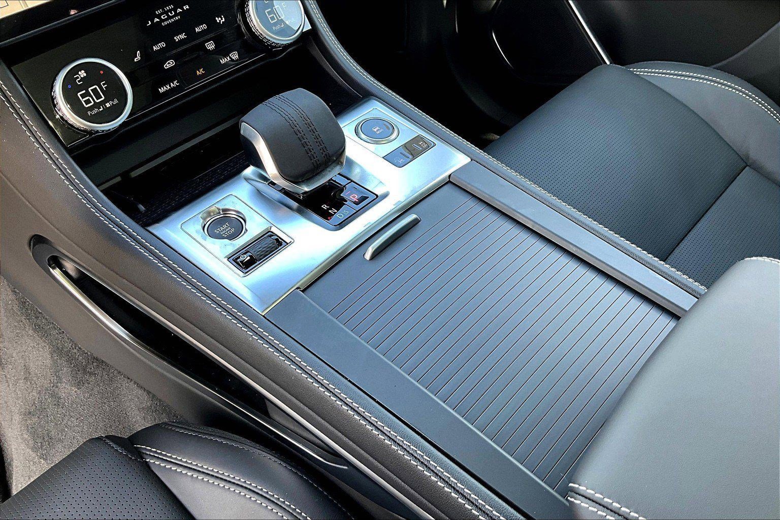 New 2026 Jaguar F-PACE R-Dynamic S image 7