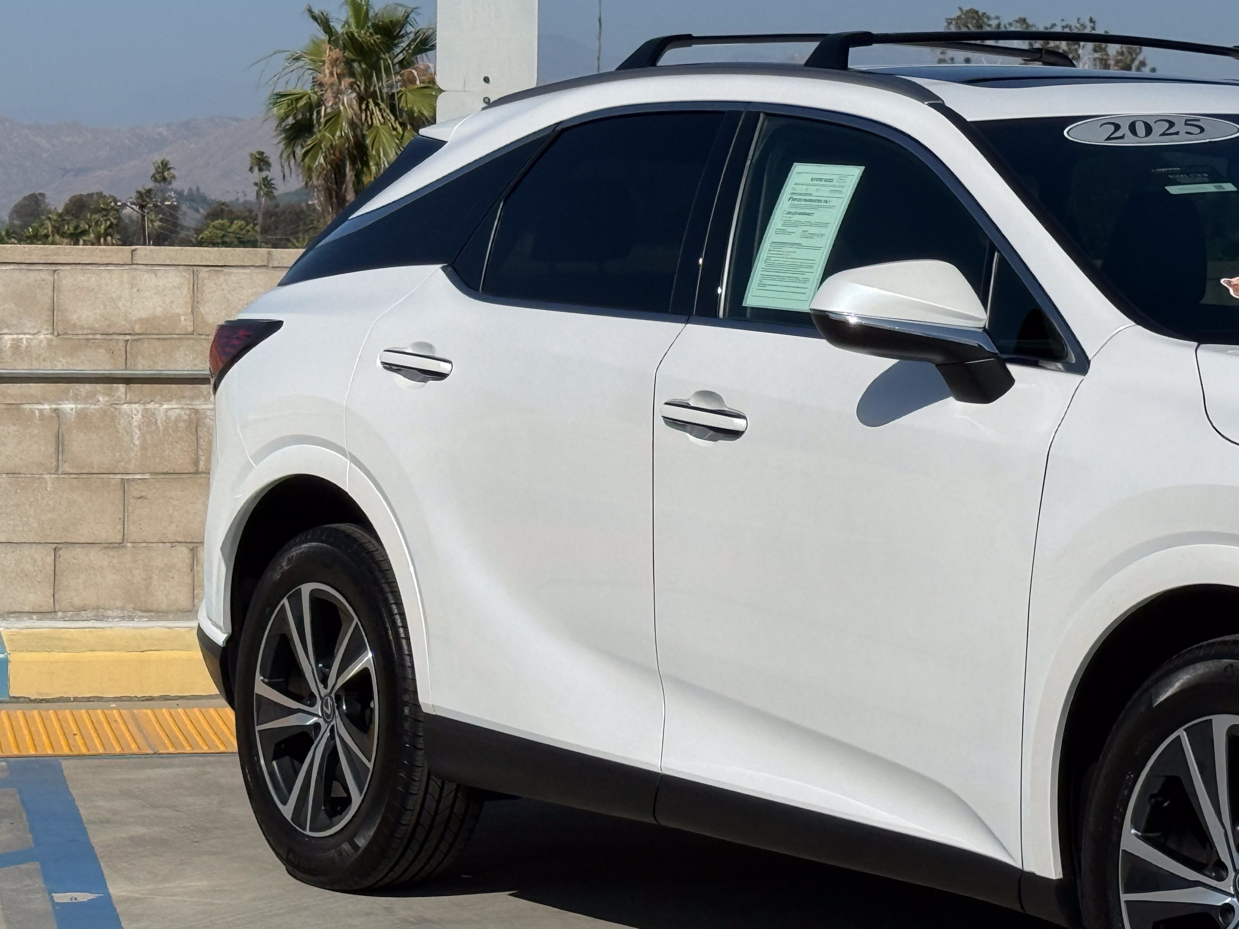 Certified 2025 Lexus RX 350 FWD w/ Technology Package image 5