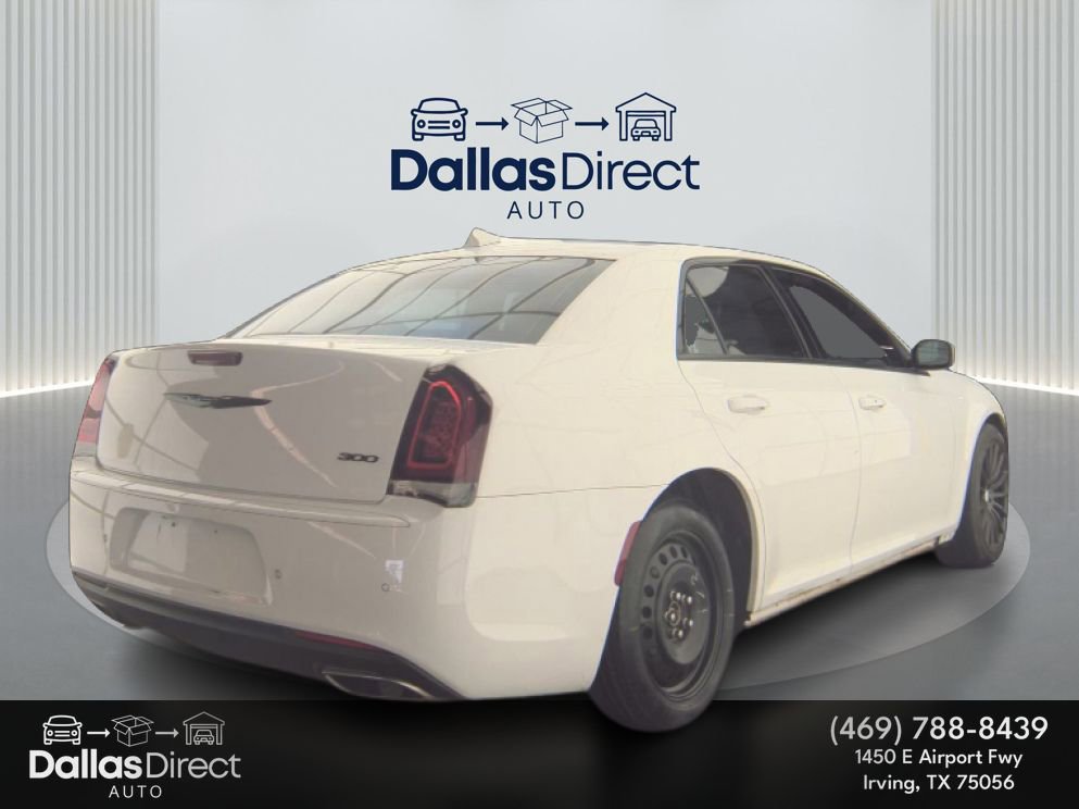 Used 2022 Chrysler 300 Touring L image 6