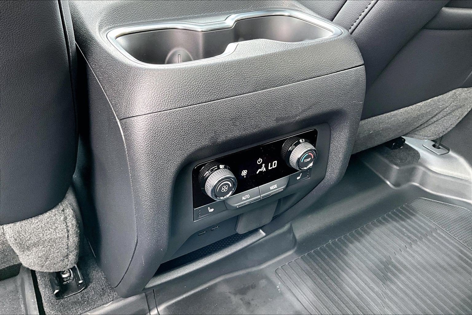 Used 2026 Chevrolet Traverse RS w/ LPO, Floor Liner Package AWD/4WD image 29