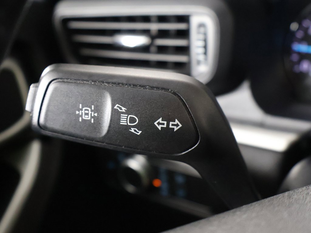 Used 2022 Ford Explorer XLT image 42