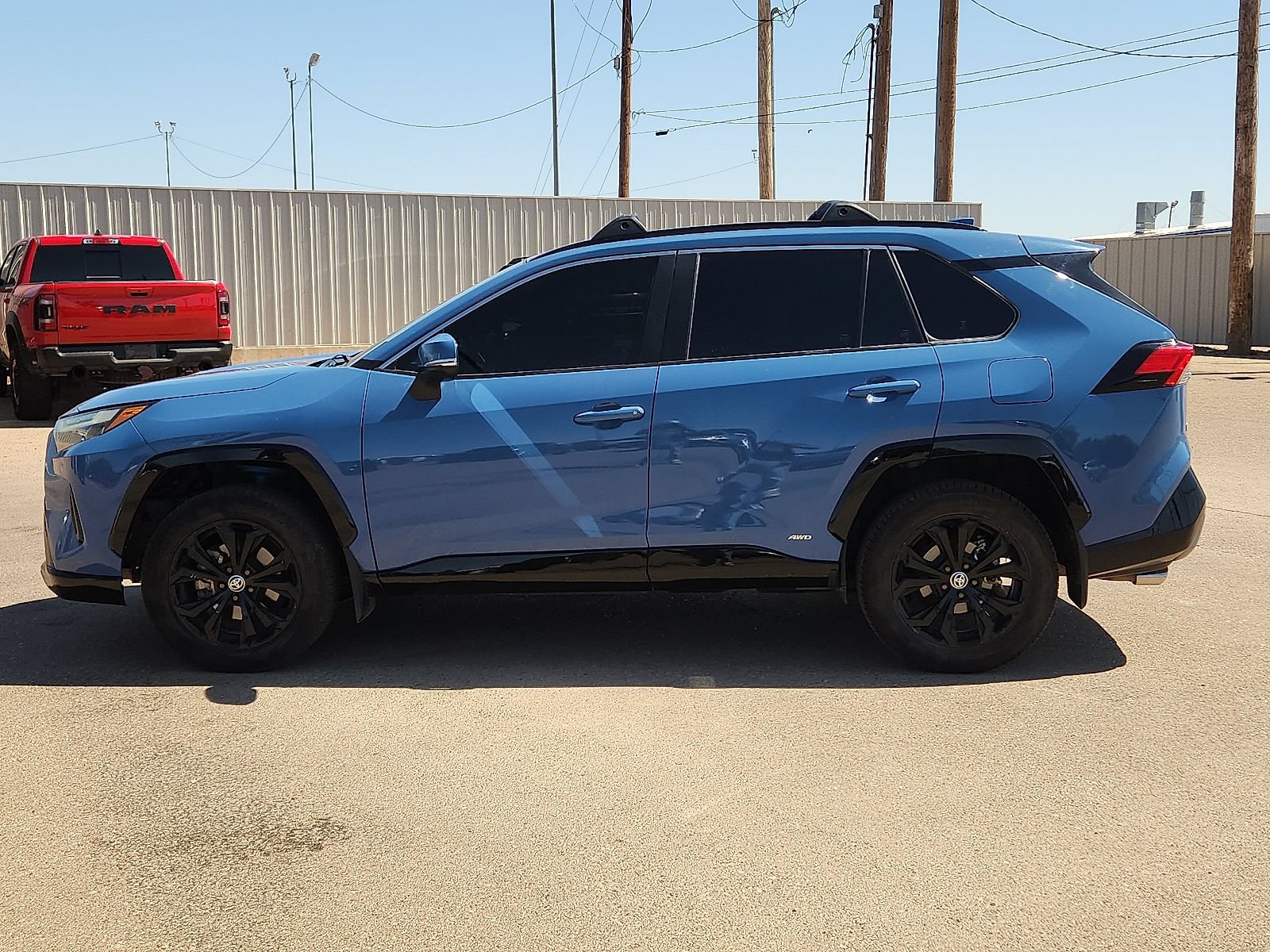 Used 2023 Toyota RAV4 SE AWD/4WD image 2