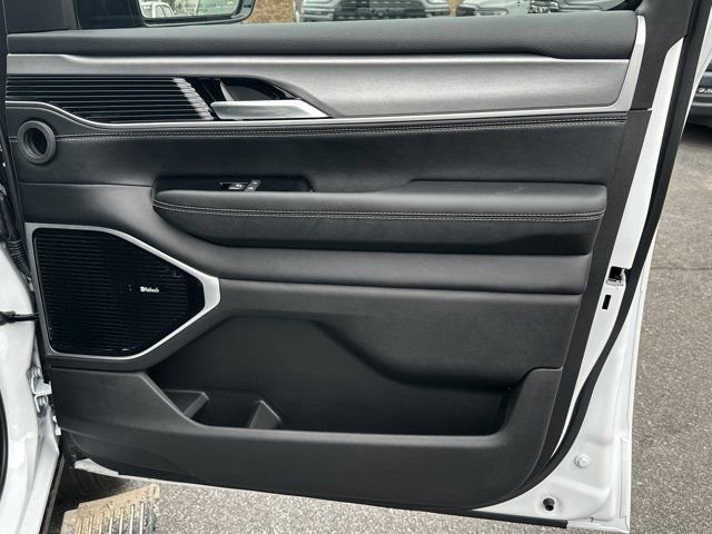 New 2026 Jeep Grand Wagoneer Limited image 12