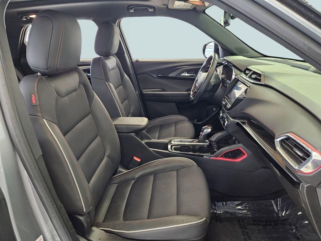 Used 2023 Chevrolet TrailBlazer RS w/ Sun and Liftgate Package image 29
