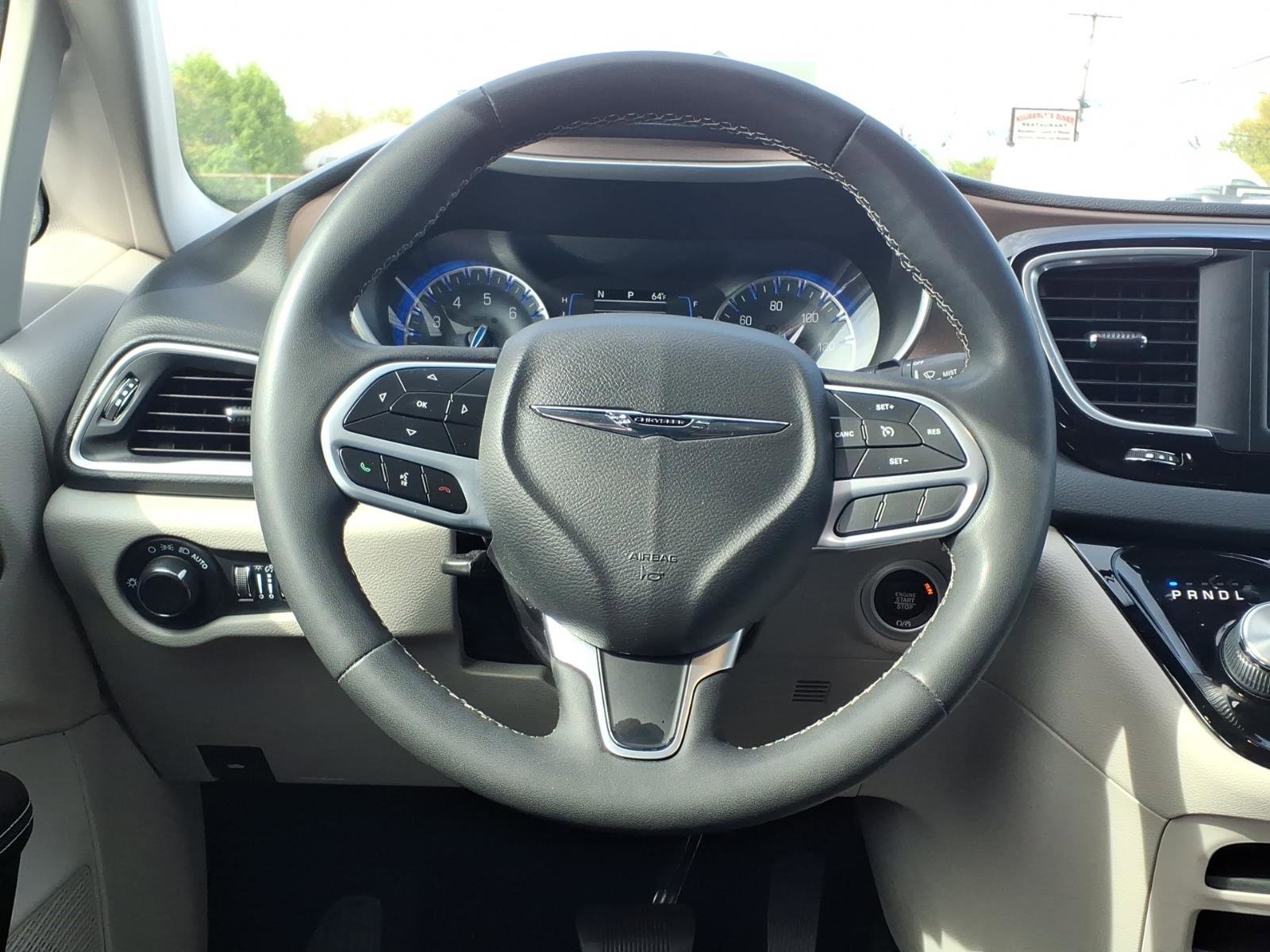 Certified 2022 Chrysler Voyager LX FWD image 16