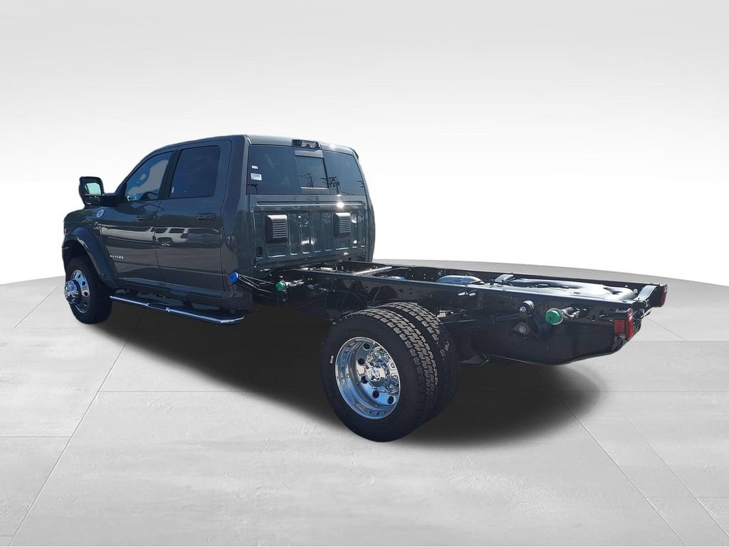 New 2026 RAM 5500 4x4 Crew Cab w/ Laramie Trim Package image 3