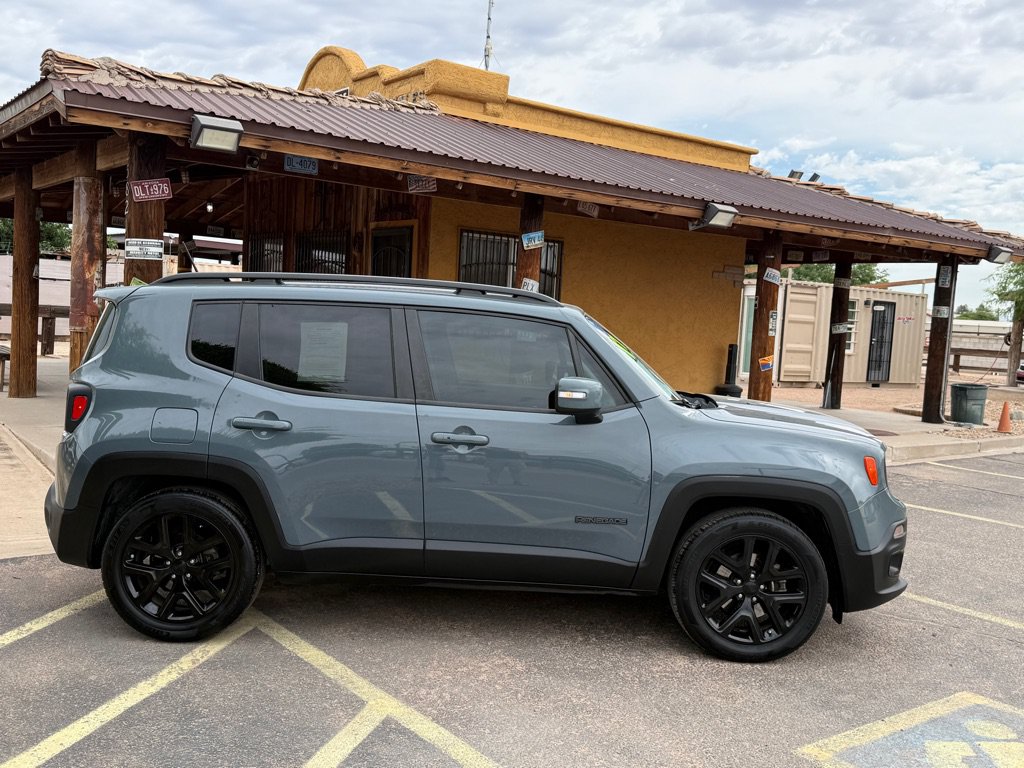 Used 2017 Jeep Renegade Altitude FWD image 8