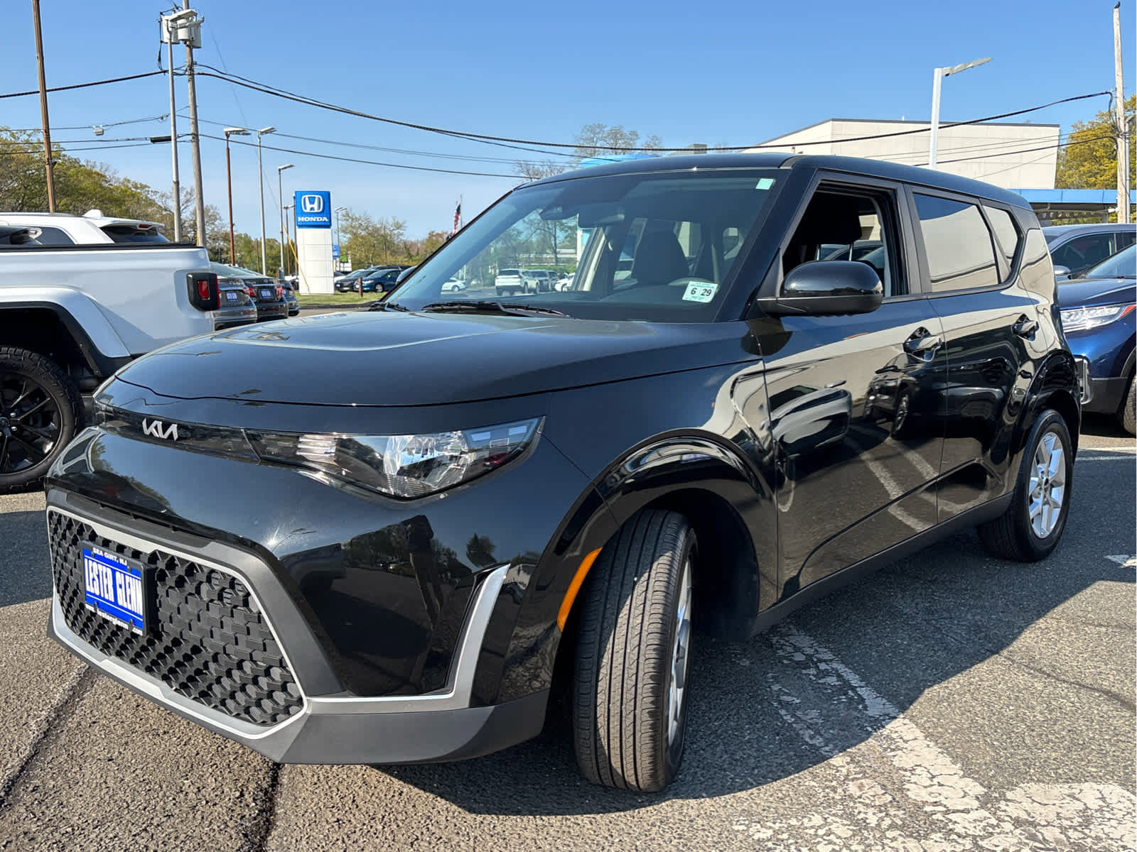 Used 2024 Kia Soul LX w/ Option Group 015 FWD image 5