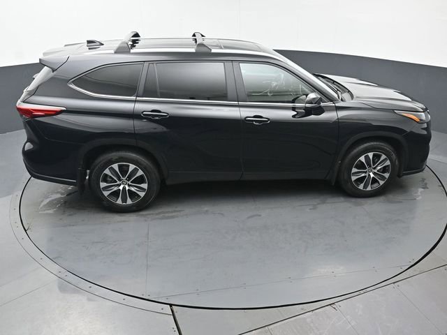 Certified 2023 Toyota Highlander XLE image 48