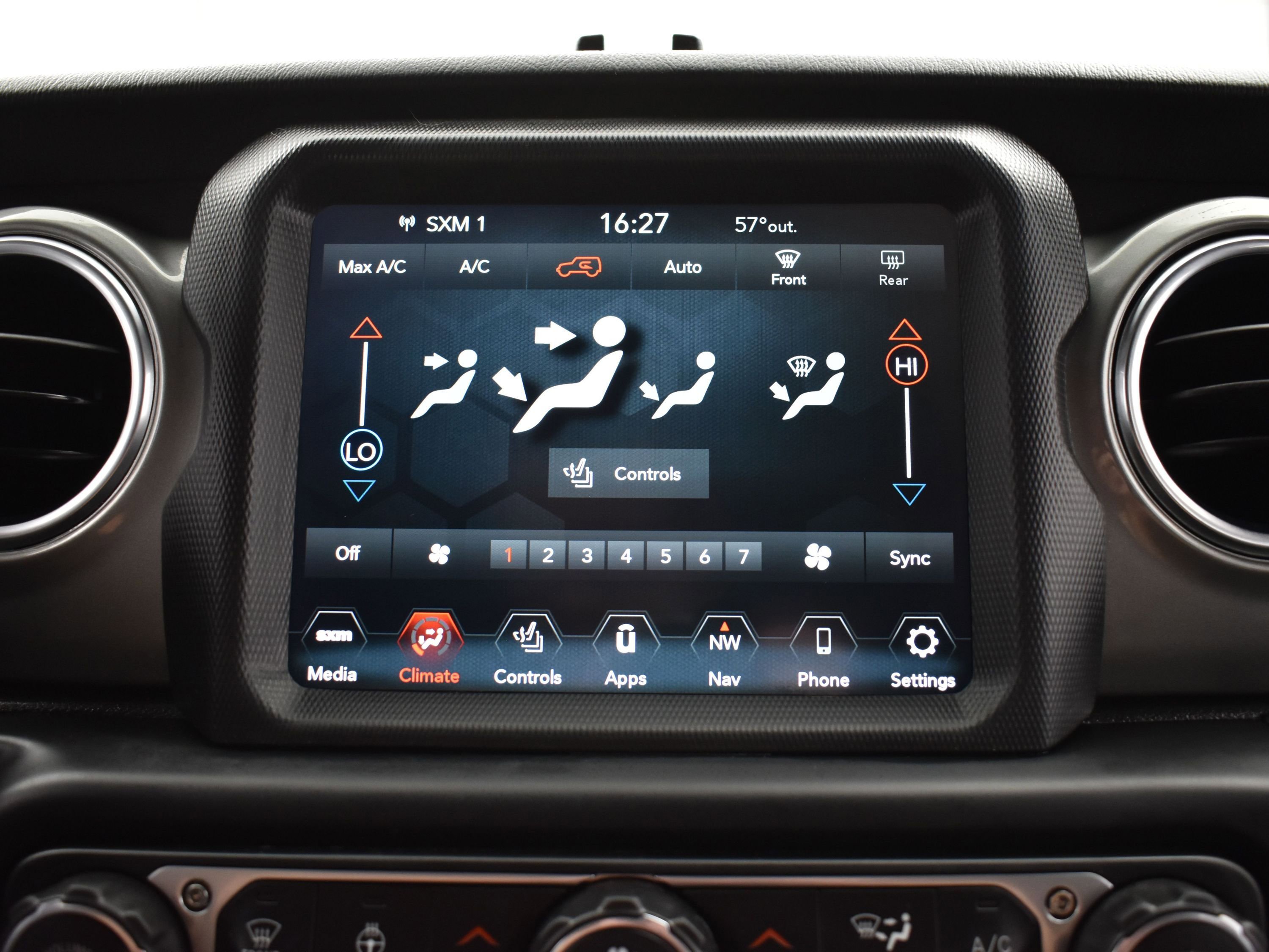 Used 2020 Jeep Wrangler Unlimited Sahara image 36