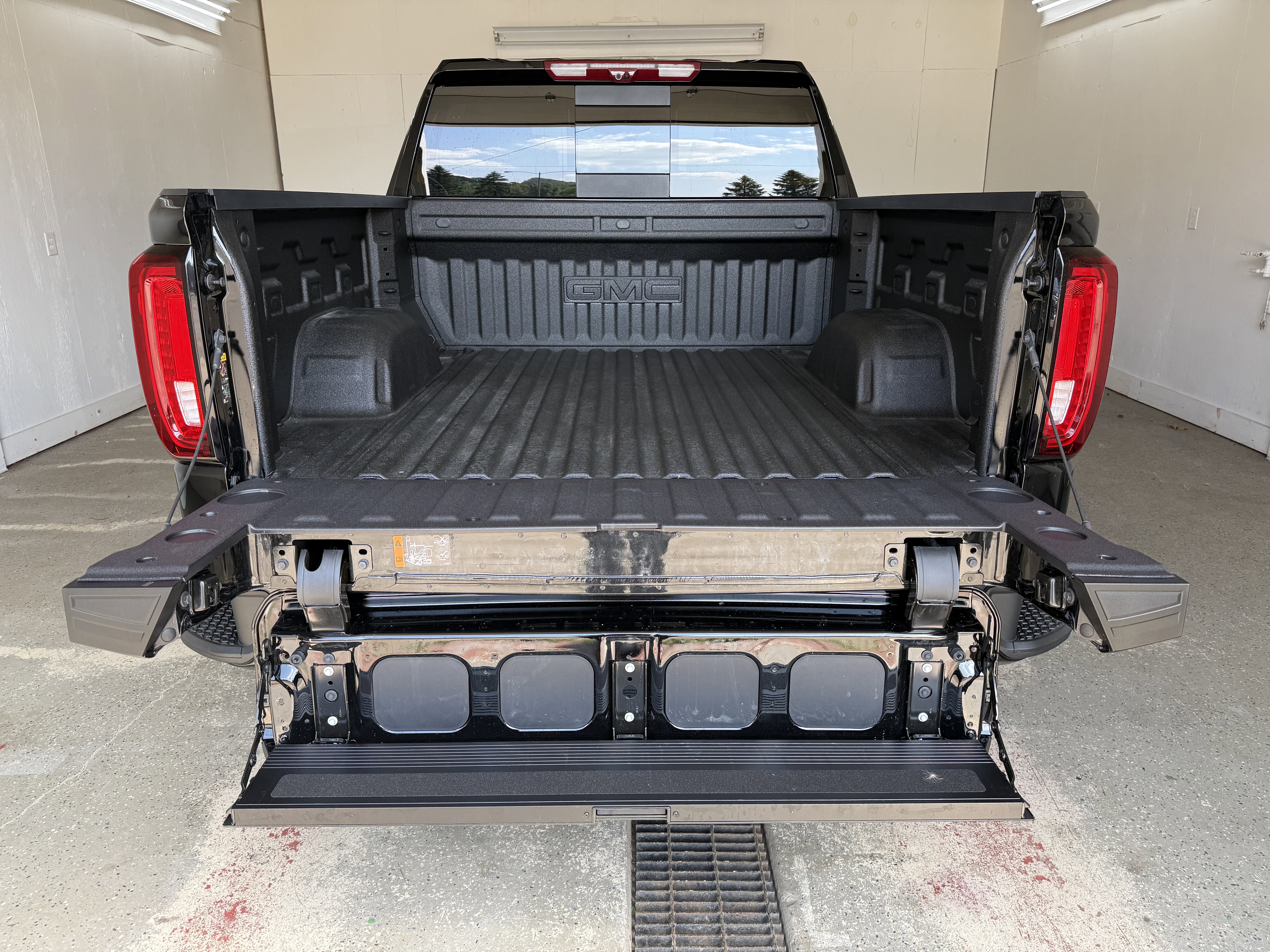 New 2026 GMC Sierra 1500 Denali w/ Technology Package image 9