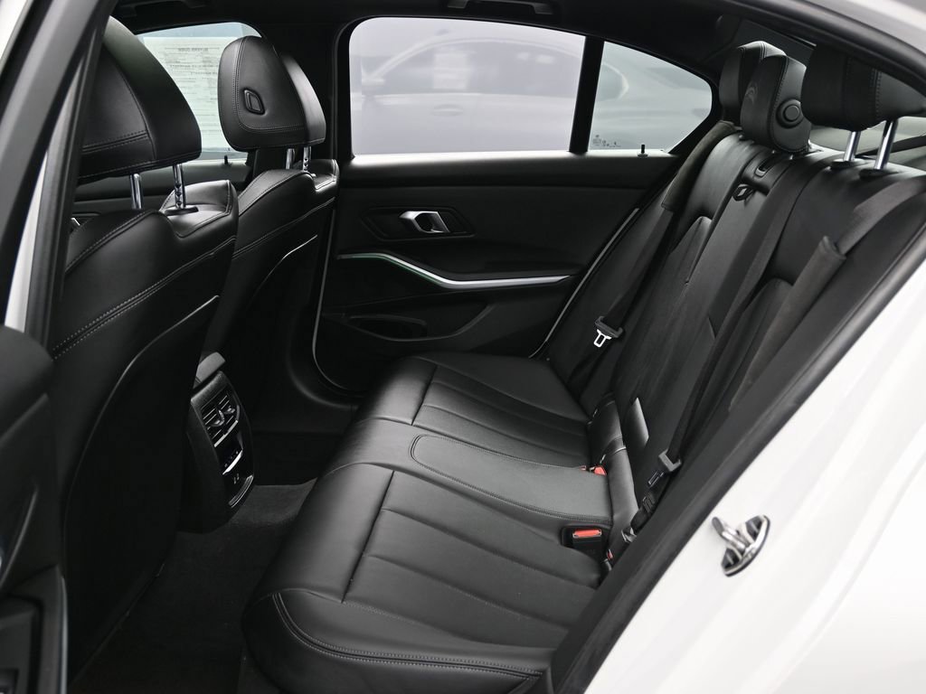 Used 2024 BMW 330i xDrive Sedan w/ Convenience Package image 31