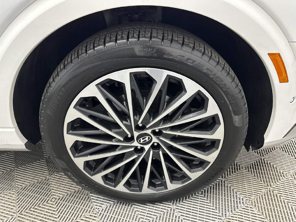 Used 2026 Hyundai Palisade Calligraphy FWD image 14