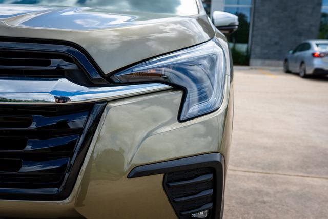 Certified 2023 Subaru Ascent Limited w/ Technology Package image 3