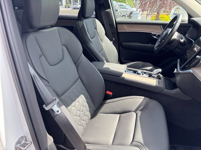 Used 2025 Volvo XC90 B6 Plus AWD/4WD image 17