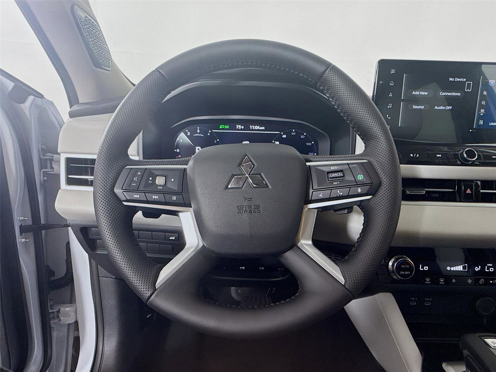 New 2026 Mitsubishi Outlander SE image 8