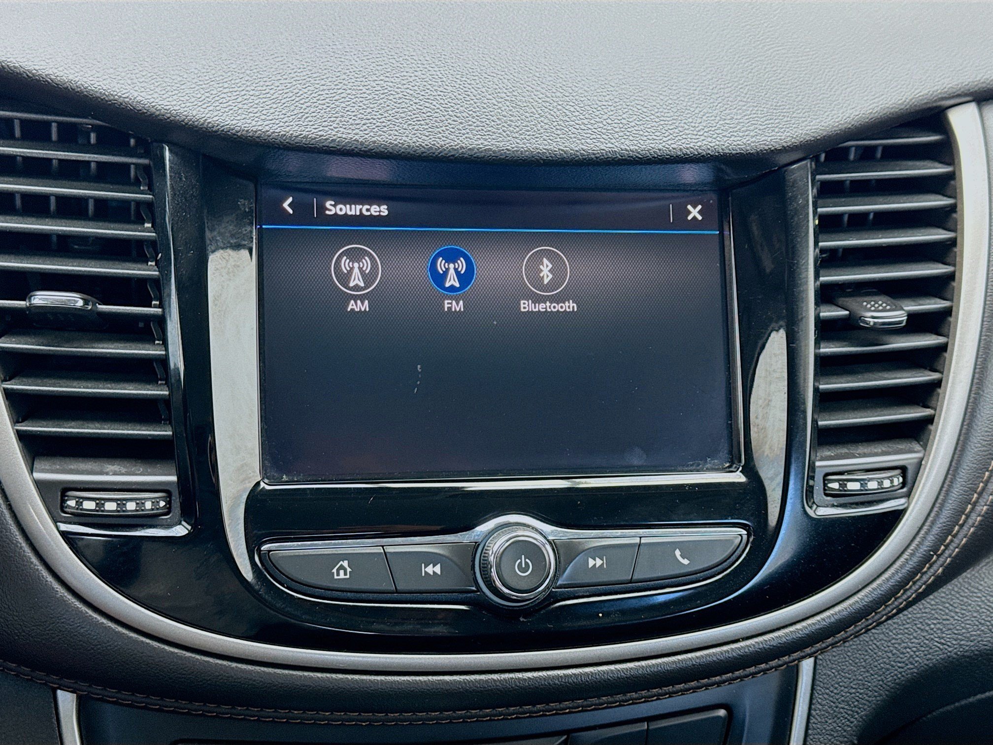 Used 2020 Chevrolet Trax LS FWD image 11