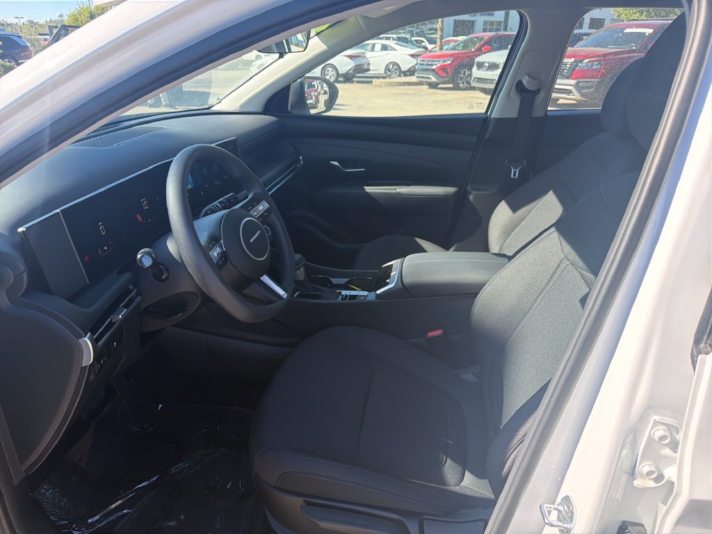 Used 2026 Hyundai Tucson SE FWD image 13