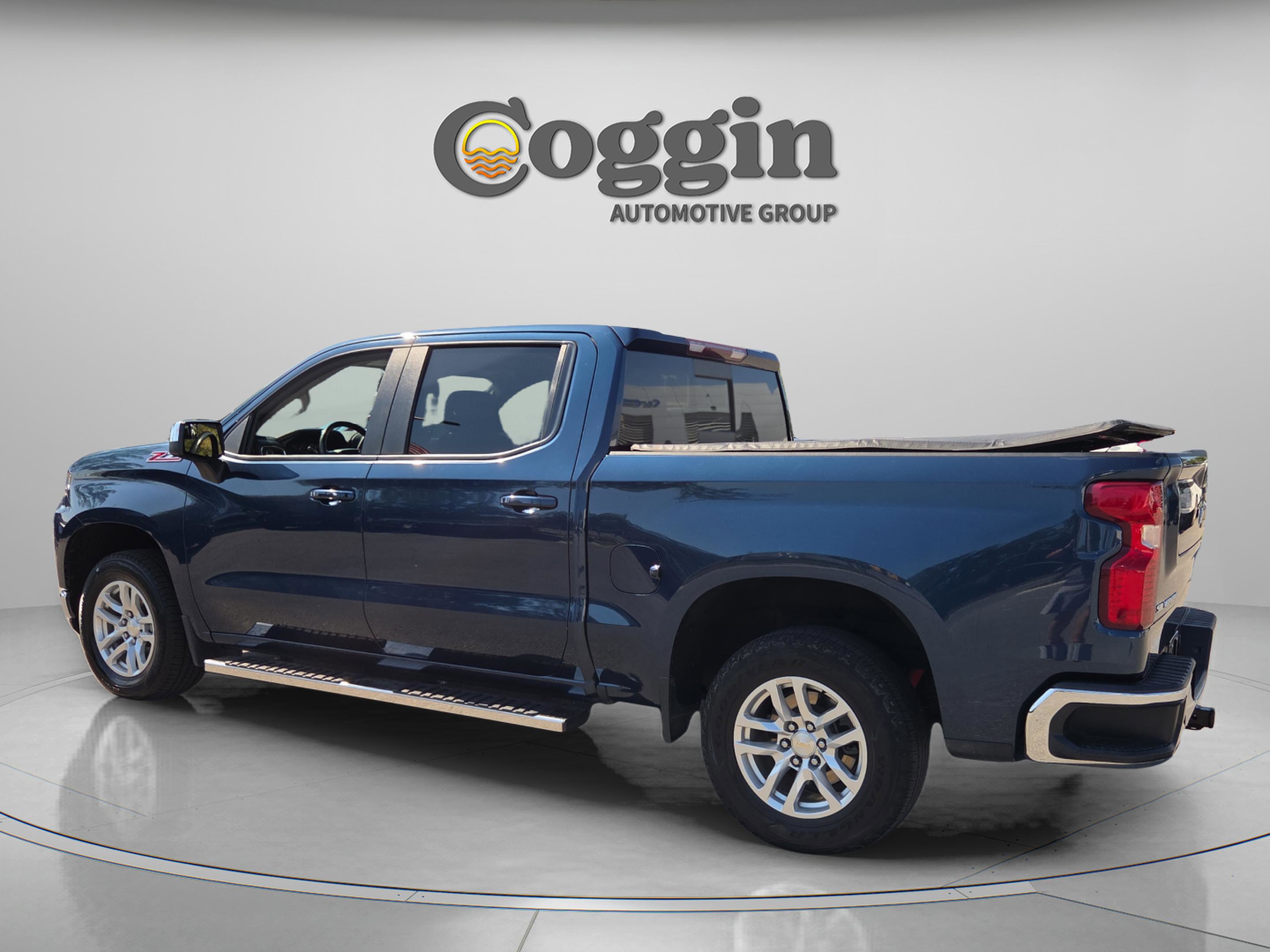 Certified 2021 Chevrolet Silverado 1500 LT w/ Z71 Off-Road Package AWD/4WD image 3