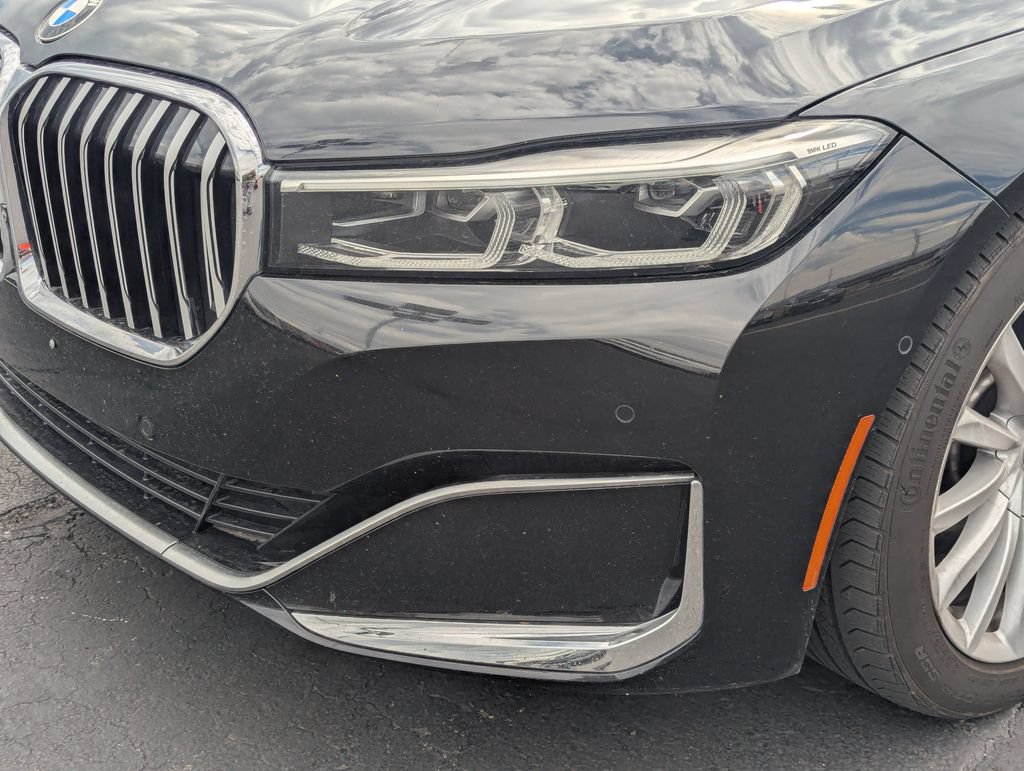 Used 2022 BMW 740i w/ Premium Package RWD image 12
